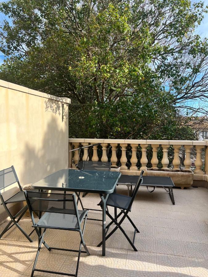 Cote Jardin Est Un Spacieux Et Lumineux T3, Entierement Renove, A 2 Pas De L'Herault Et A 10Min Du Bord De Mer Proche Du Centre Historique Et Du Fabuleux Chateau Laurens, Vous Apprecierez Le Calme De Sa Belle Terrasse Et La Vue Superbe Sur Le Jardin Агд Екстер'єр фото